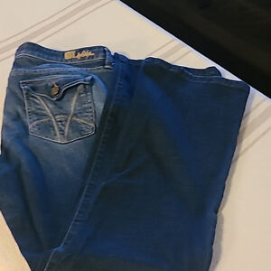 Kut from the kloth "Maggie Flare" sz 10.(#899) very good condition.